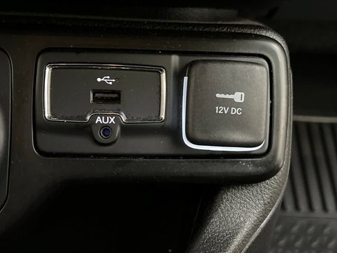 Used 2023 Jeep Renegade Trailhawk AWD/4WD image 53