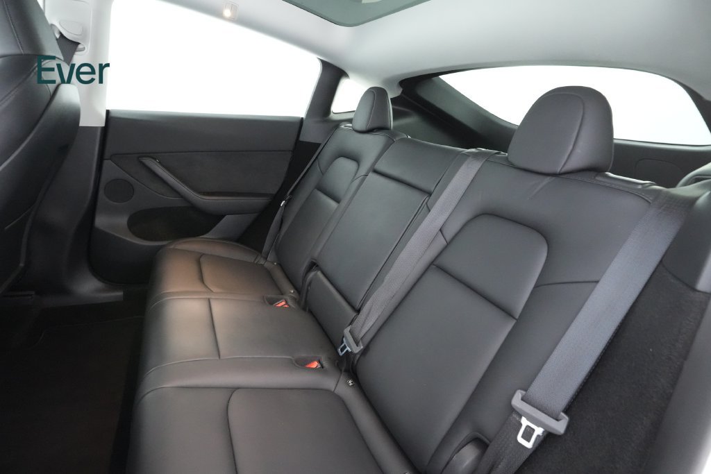 Used 2022 Tesla Model Y Long Range AWD/4WD image 24