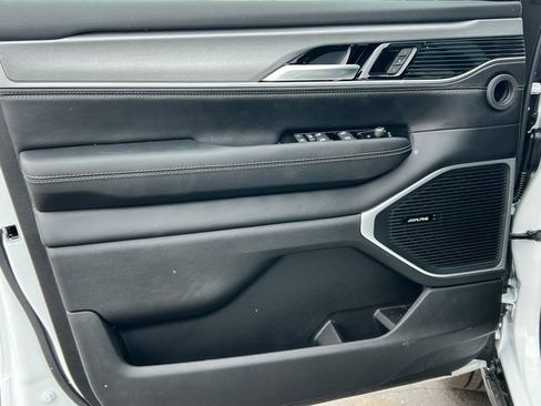New 2026 Jeep Grand Wagoneer 4WD w/ Premium Group I image 17
