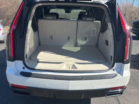 Used 2024 Cadillac Escalade ESV Sport Platinum w/ LPO, ONYX Package image 24