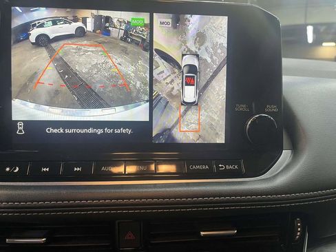 Used 2021 Nissan Rogue SL w/ Premium Package image 16