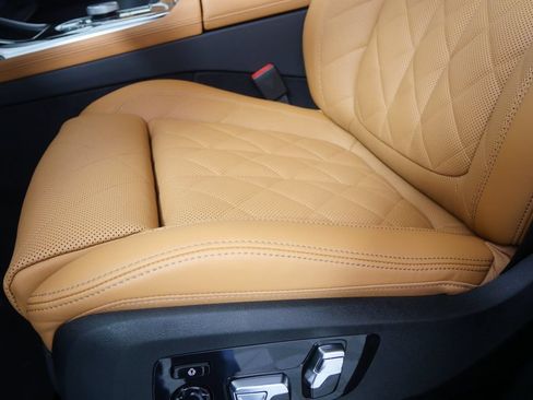 New 2027 BMW X7 xDrive40i w/ Executive Package AWD/4WD image 9
