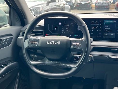 Certified 2024 Kia EV9 Wind AWD/4WD image 16
