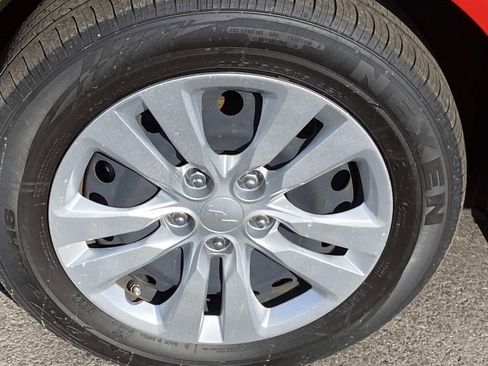 Used 2023 Kia Soul LX image 26