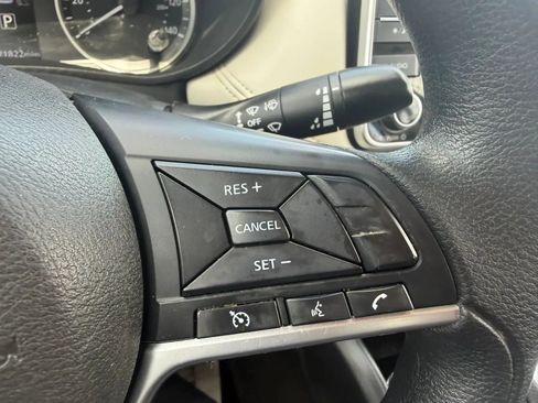 Used 2020 Nissan Versa SV FWD image 13