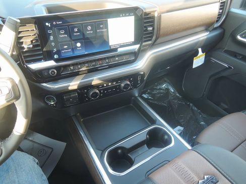 New 2026 Chevrolet Silverado 3500 High Country w/ High Country Premium Package image 19