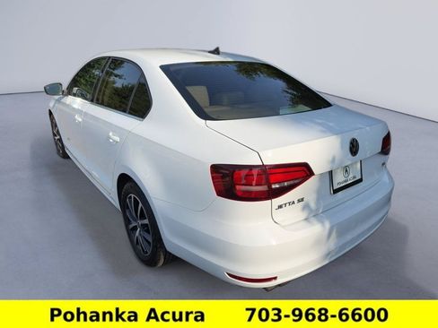 Used 2017 Volkswagen Jetta SE FWD image 5