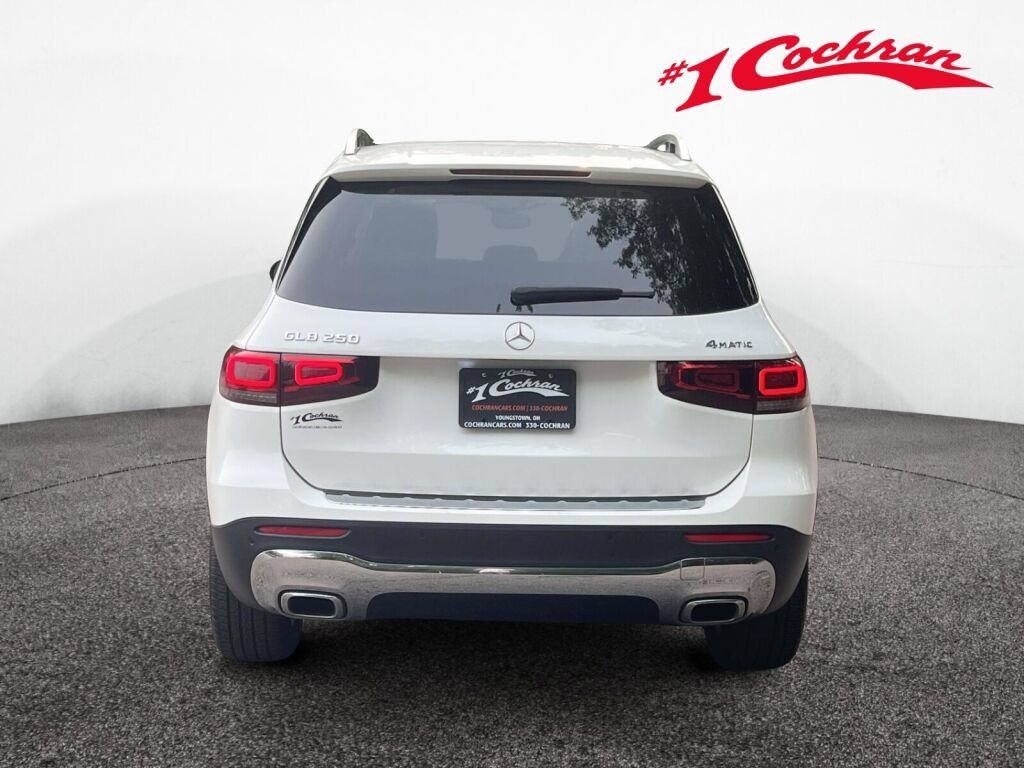 Certified 2023 Mercedes-Benz GLB 250 4MATIC w/ Premium Package image 9