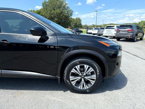 Used 2023 Nissan Rogue SV image 40