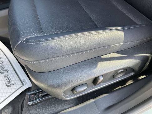 Used 2026 Chevrolet Equinox LT w/ Convenience Package II AWD/4WD image 23