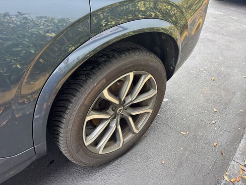 Used 2019 Volvo XC90 T5 Momentum w/ Multimedia Package image 9