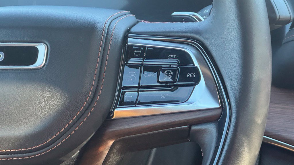 Used 2022 Jeep Grand Cherokee Summit w/ Advanced Protech Group IV AWD/4WD image 17