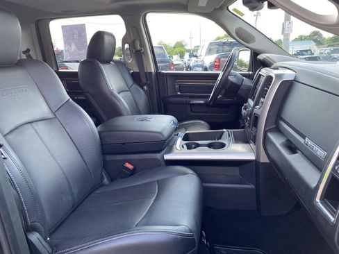 Used 2017 RAM 1500 Laramie w/ Convenience Group AWD/4WD image 40
