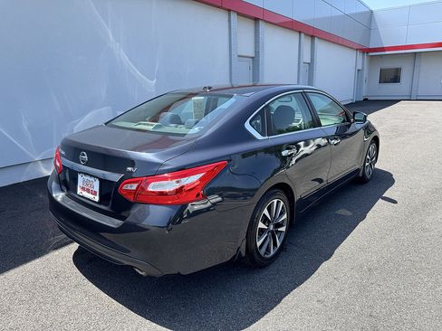 Used 2016 Nissan Altima 2.5 SV w/ Convenience Package FWD image 5