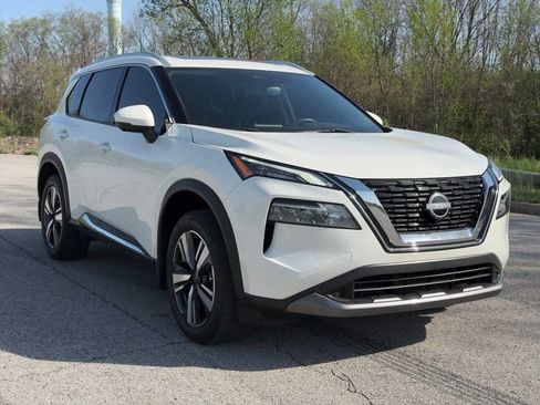 Used 2023 Nissan Rogue SL FWD image 32