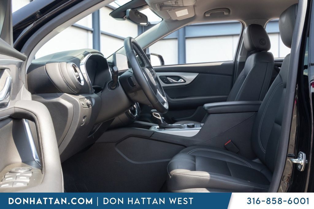 Used 2024 Chevrolet Blazer LT w/ LPO, Floor Liner Package FWD image 3