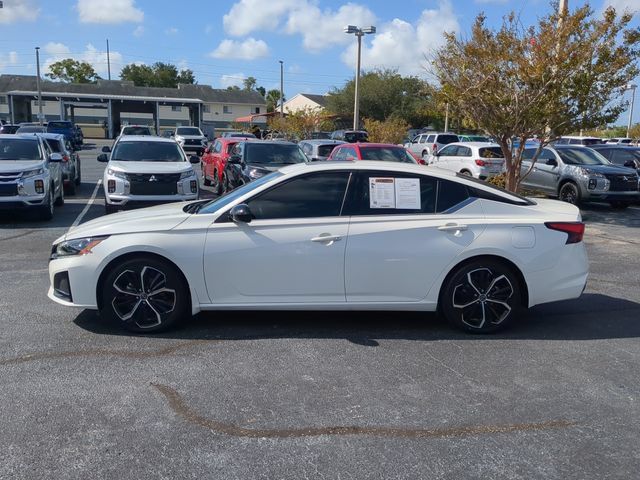 Used 2024 Nissan Altima 2.5 SR w/ SR Premium Package FWD image 9