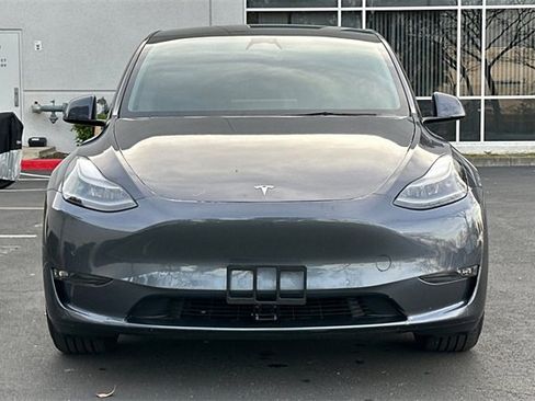 Used 2022 Tesla Model Y Performance image 9