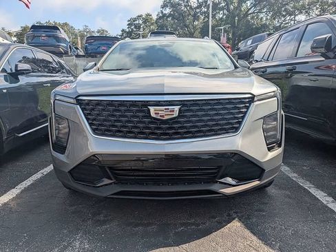 Used 2024 Cadillac XT4 Premium Luxury w/ Technology Package FWD image 7