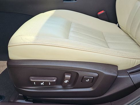 Used 2016 Lexus ES 350 w/ Luxury Package w/Wood Trim FWD image 31
