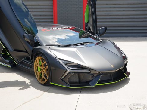 Used 2024 Lamborghini Revuelto AWD/4WD image 41