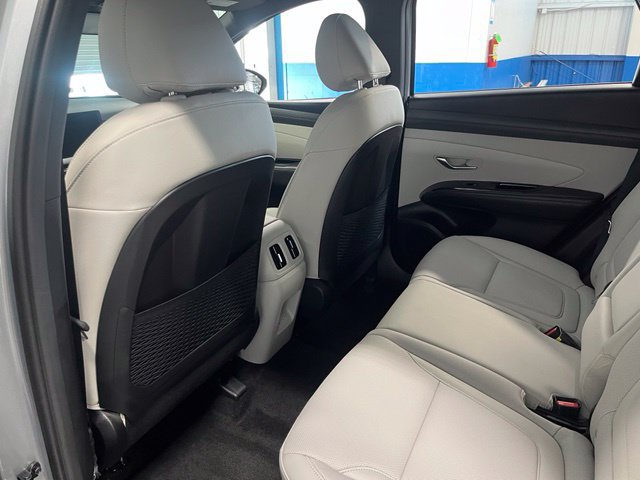 Used 2025 Hyundai Tucson Limited AWD/4WD image 17