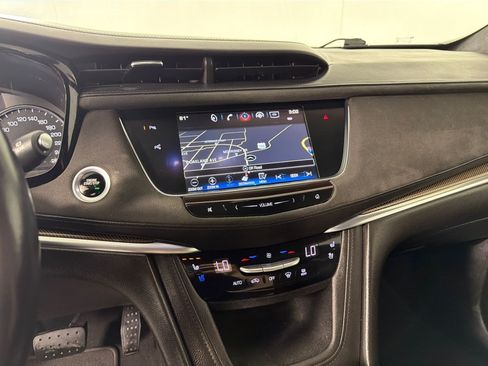 Used 2018 Cadillac XT5 Platinum w/ Driver Assist Package AWD/4WD image 18