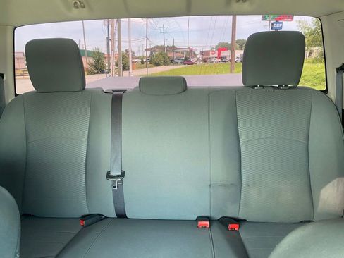Used 2017 RAM 1500 Express RWD image 26