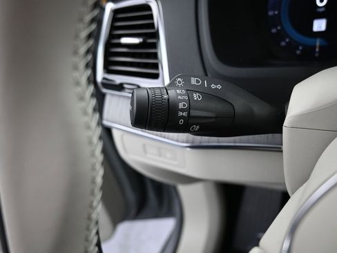 New 2025 Volvo XC90 T8 Plus w/ Protection Package Premier image 18