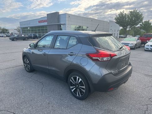 Used 2019 Nissan Kicks SV image 7