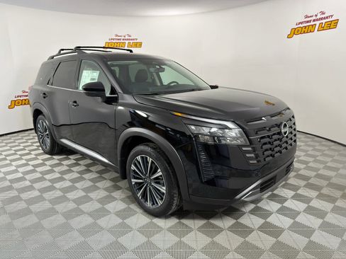 New 2026 Nissan Pathfinder Platinum image 8