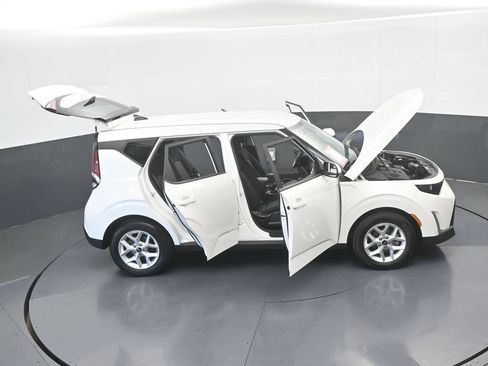 Used 2024 Kia Soul LX w/ Option Group 015 FWD image 65