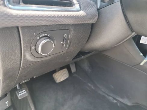 Used 2019 Chevrolet Cruze LS FWD image 12