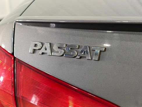 Used 2013 Volkswagen Passat TDI SE image 32