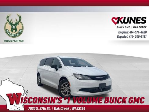 Used 2024 Chrysler Voyager LX image 1