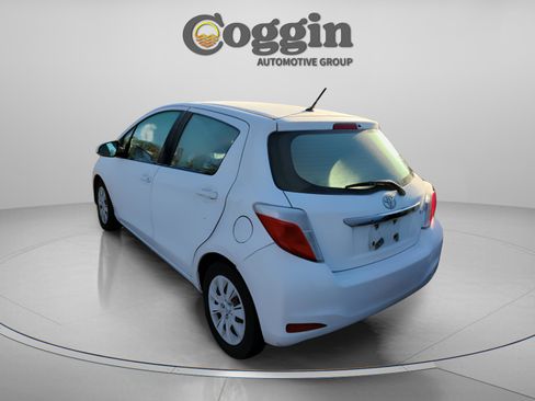 Used 2014 Toyota Yaris L image 2