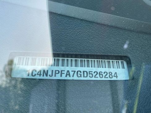 Used 2016 Jeep Patriot High Altitude image 12