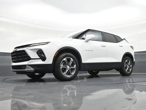 Used 2024 Chevrolet Blazer LT FWD image 28