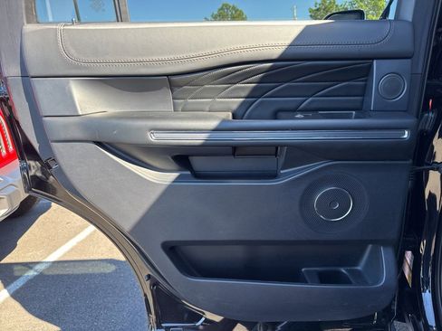 Used 2020 Ford Expedition Platinum image 23