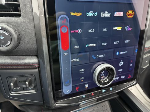 Used 2023 Ford Expedition Max Limited image 38