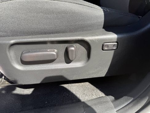 Used 2020 Toyota Tacoma TRD Sport AWD/4WD image 9