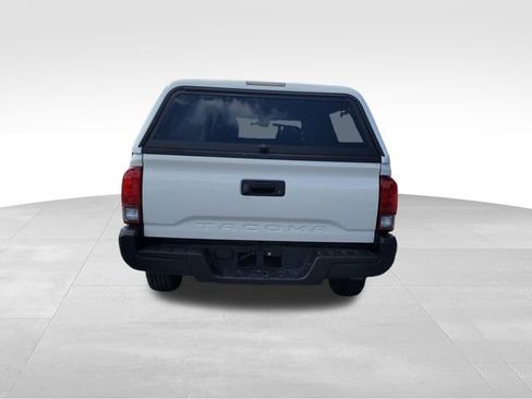 Used 2022 Toyota Tacoma SR RWD image 5