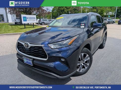 Used 2024 Toyota Highlander XLE AWD/4WD image 1