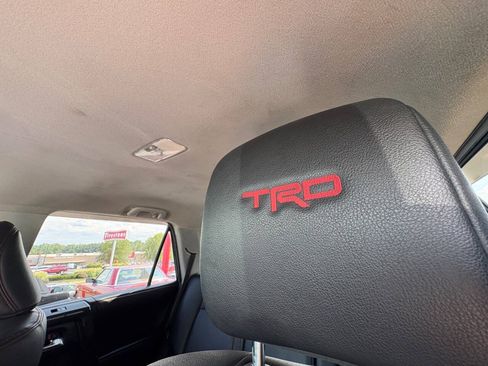 Used 2019 Toyota 4Runner TRD Off-Road Premium AWD/4WD image 23