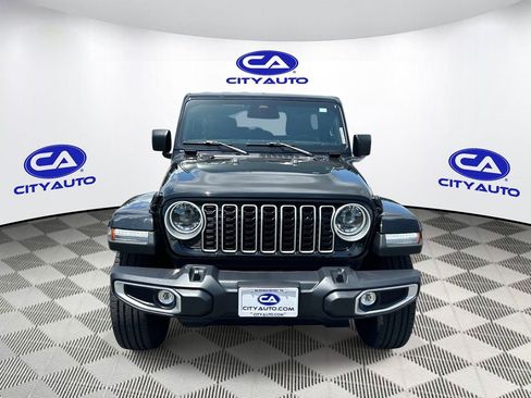 Used 2025 Jeep Wrangler Unlimited Sahara AWD/4WD image 10