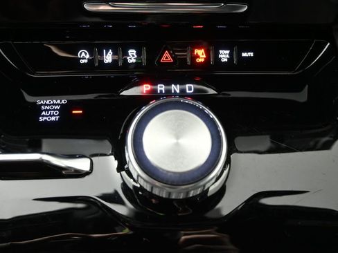 Used 2023 Jeep Wagoneer L Series II image 31