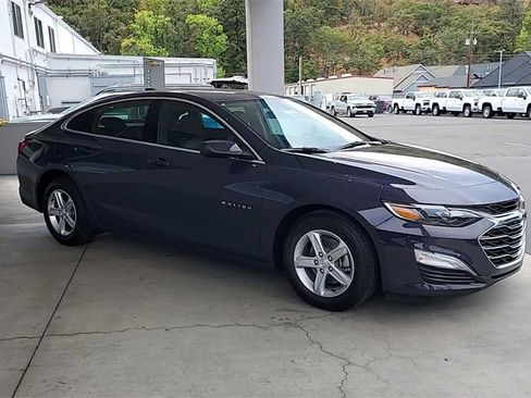 New 2025 Chevrolet Malibu LS image 3