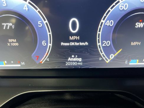 Used 2025 Jeep Grand Cherokee Altitude AWD/4WD image 13
