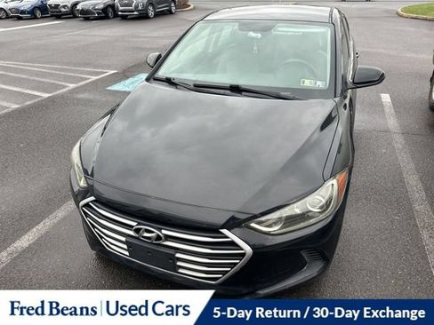 Used 2017 Hyundai Elantra SE FWD image 1