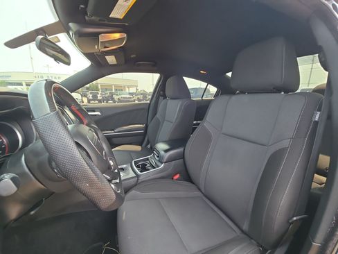 Used 2022 Dodge Charger SXT RWD image 17